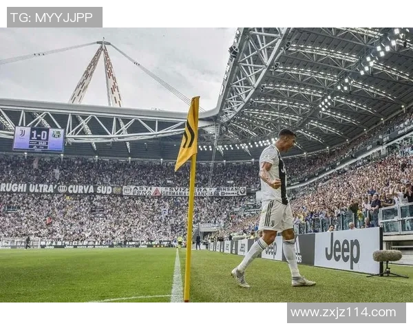 C罗足球明星签名壁纸尽显风采让你随时感受球场魅力